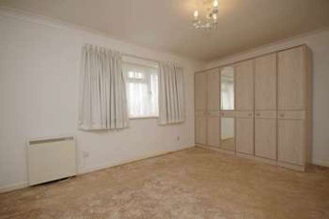  Image of 2 bedroom Flat for sale in Fortescue Road Paignton TQ3 at Fortescue Road Preston Paignton, TQ3 2BZ