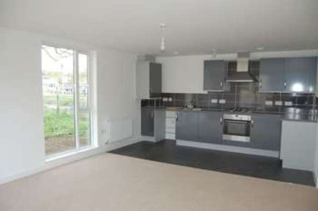  Image of 2 bedroom Flat to rent in Lime Tree Square Street BA16 at Lime Tree Square  Street, BA16 0FX