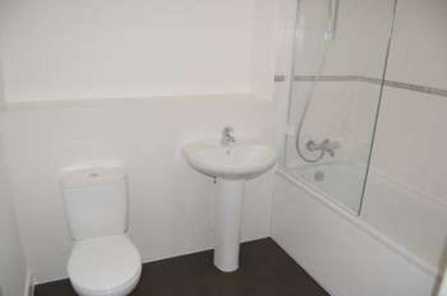  Image of 2 bedroom Flat to rent in Lime Tree Square Street BA16 at Lime Tree Square  Street, BA16 0FX