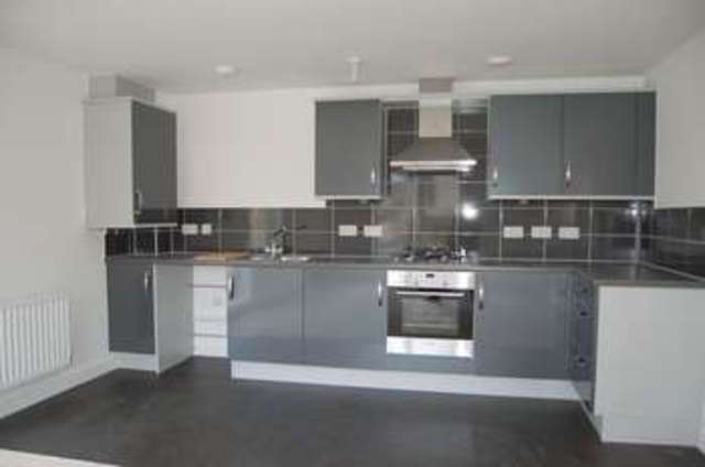 Image of 2 bedroom Flat to rent in Lime Tree Square Street BA16 at Lime Tree Square  Street, BA16 0FX