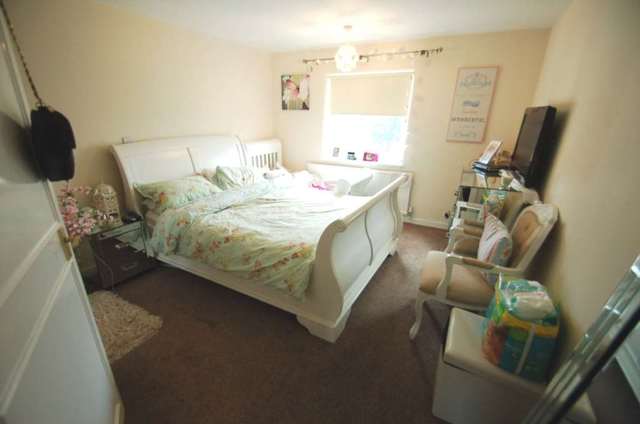  Image of 2 bedroom Apartment to rent in Lower Warberry Road Torquay TQ1 at Lower Warberry Road  Torquay, TQ1 1QY