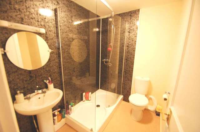  Image of 2 bedroom Apartment to rent in Lower Warberry Road Torquay TQ1 at Lower Warberry Road  Torquay, TQ1 1QY