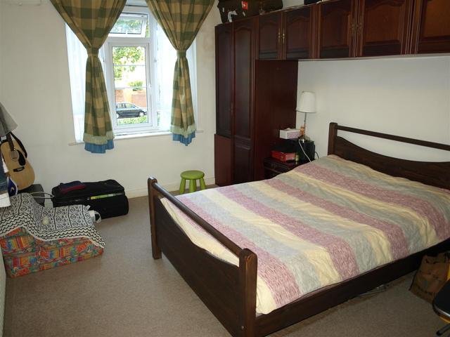  Image of 2 bedroom Property to rent in Great North Road London N2 at Great North Road  East Finchley, N2 0PD