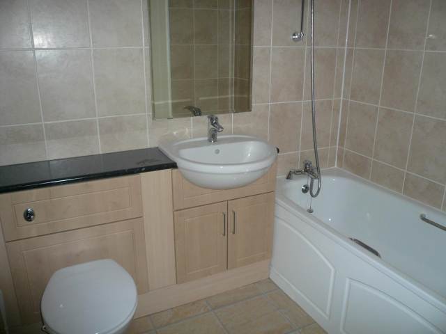  Image of 2 bedroom Flat to rent in Murieston Road Edinburgh EH11 at Dalry Edinburgh Edinburgh, EH11 2JJ