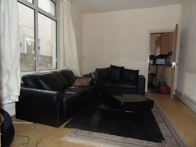  Image of 5 bedroom Terraced house to rent in Llanishen Street Heath Cardiff CF14 at Llanishen Street  Cardiff, CF14 3QE