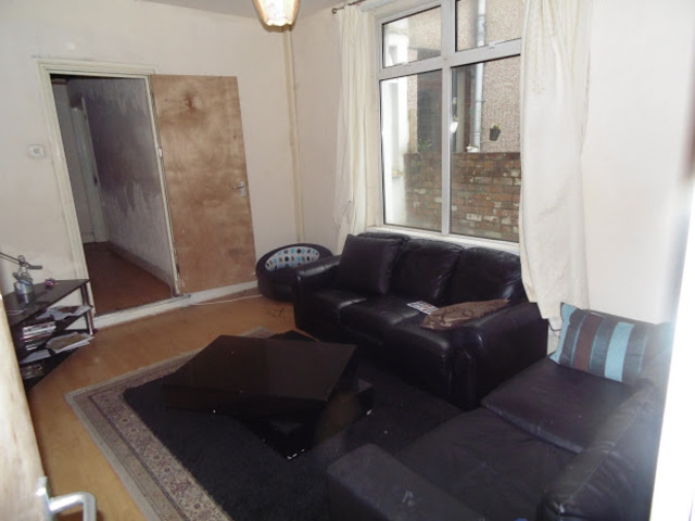  Image of 5 bedroom Terraced house to rent in Llanishen Street Heath Cardiff CF14 at Llanishen Street  Cardiff, CF14 3QE
