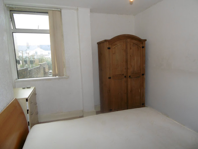 Image of 5 bedroom Terraced house to rent in Llanishen Street Heath Cardiff CF14 at Llanishen Street  Cardiff, CF14 3QE