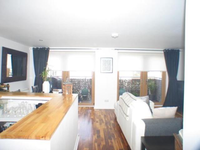  Image of 2 bedroom Flat to rent in Lochburn Gardens Glasgow G20 at Lambhill Glasgow Glasgow, G20 0SL