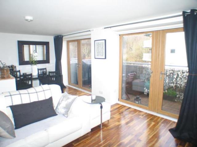  Image of 2 bedroom Flat to rent in Lochburn Gardens Glasgow G20 at Lambhill Glasgow Glasgow, G20 0SL