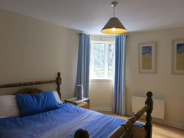  Image of 3 bedroom Flat to rent in Lochend Close Edinburgh EH8 at Canongate Edinburgh Edinburgh, EH8 8BL