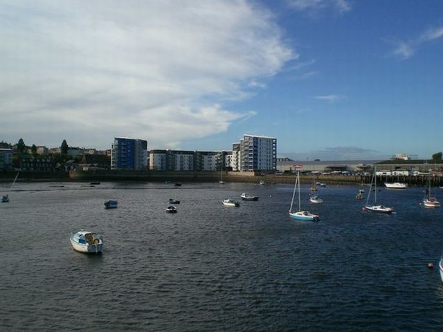  Image of 2 bedroom Flat to rent in Lochinvar Drive Edinburgh EH5 at Granton Edinburgh Edinburgh, EH5 1GJ