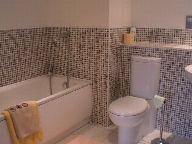  Image of 2 bedroom Flat to rent in Lochinvar Drive Edinburgh EH5 at Granton Edinburgh Edinburgh, EH5 1GJ