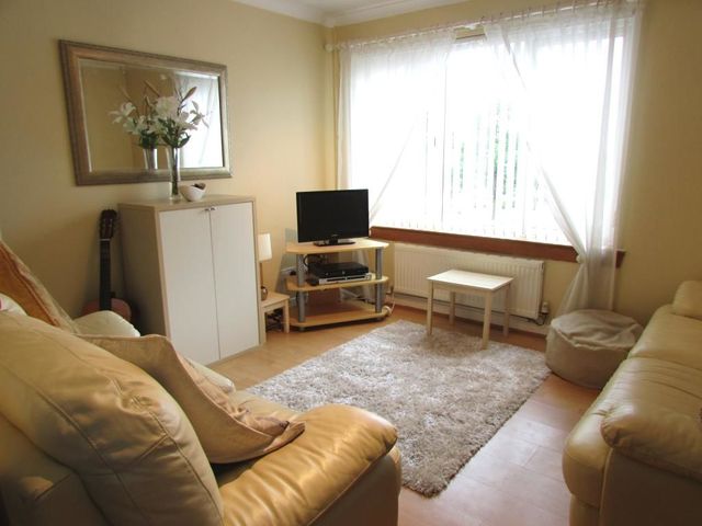  Image of 1 bedroom Flat to rent in Loganswell Gardens Thornliebank Glasgow G46 at Deaconsbank Glasgow Glasgow, G46 8HU