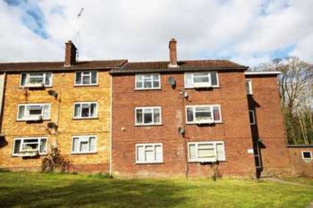  Image of 2 bedroom Flat for sale in The Brambles Salisbury SP1 at The Brambles  Salisbury, SP1 3EZ