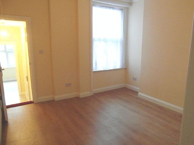  Image of 2 bedroom Flat to rent in London Road Thornton Heath CR7 at London Road  Thornton Heath, CR7 7PB