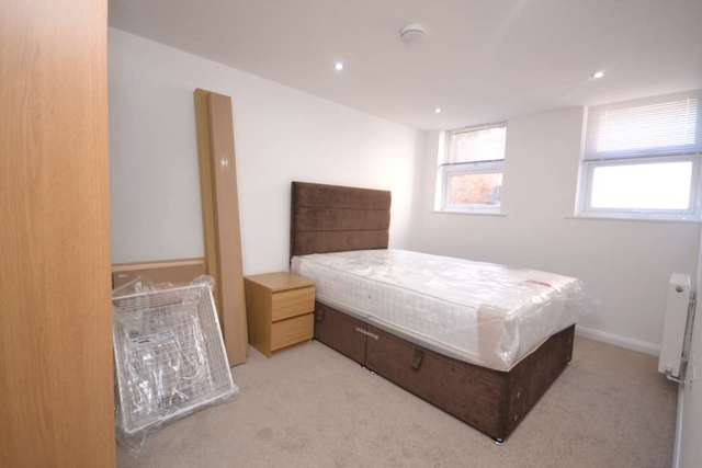  Image of 1 bedroom Apartment to rent in London Street Reading RG1 at London Street  Reading, RG1 4QA