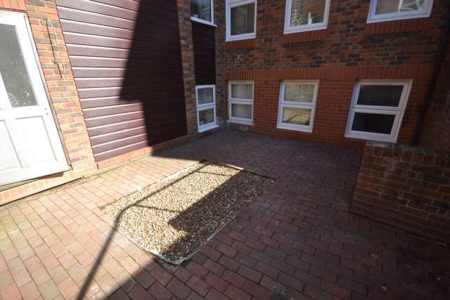  Image of 1 bedroom Apartment to rent in London Street Reading RG1 at London Street  Reading, RG1 4QA