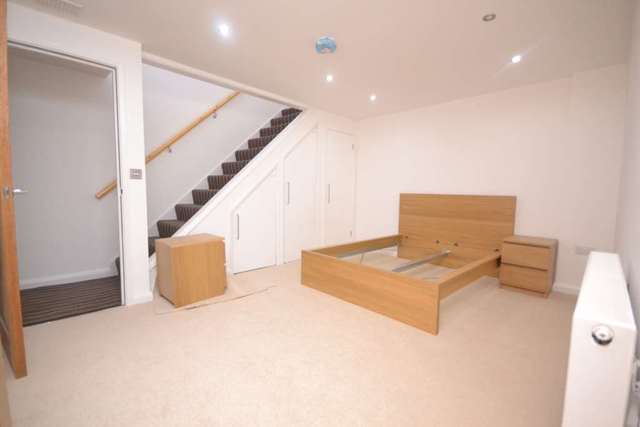  Image of 1 bedroom Apartment to rent in London Street Reading RG1 at London Street  Reading, RG1 4QA