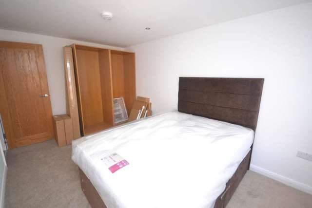  Image of 1 bedroom Apartment to rent in London Street Reading RG1 at London Street  Reading, RG1 4QA