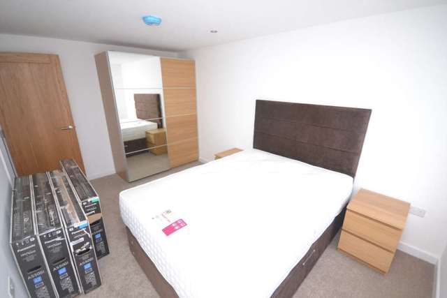 Image of 1 bedroom Apartment to rent in London Street Reading RG1 at London Street  Reading, RG1 4QA