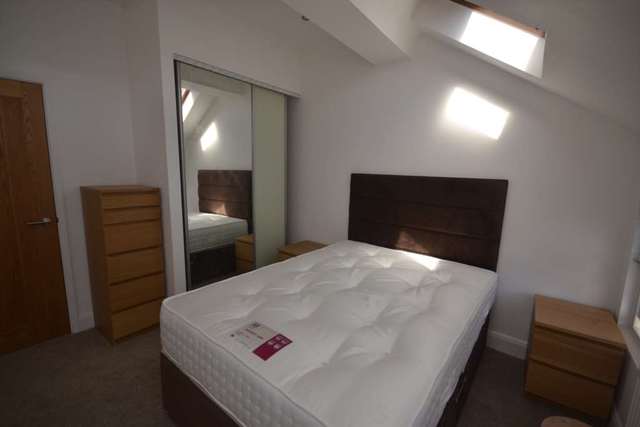  Image of 1 bedroom Apartment to rent in London Street Reading RG1 at London Street  Reading, RG1 4QA