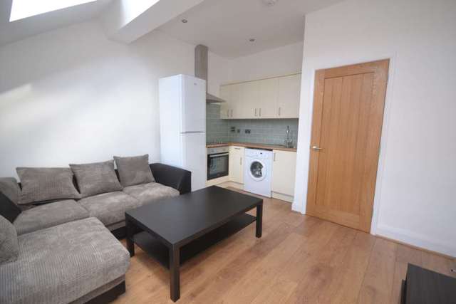  Image of 1 bedroom Apartment to rent in London Street Reading RG1 at London Street  Reading, RG1 4QA