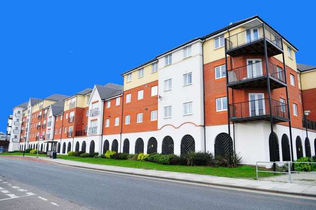  Image of 1 bedroom Apartment for sale in Pettacre Close London SE28 at Long Acre House Pettacre Close London, SE28 0PA