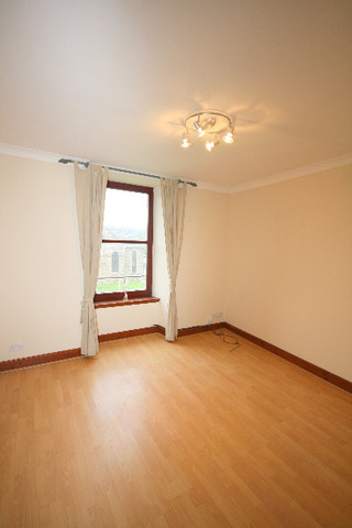  Image of 1 bedroom Flat to rent in Long Lane Broughty Ferry Dundee DD5 at Broughty Ferry Dundee Dundee, DD5 2EF