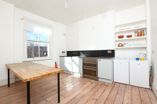  Image of 2 bedroom Apartment for sale in Loughborough Road London SW9 at Loughborough Road  Stockwell, SW9 7SB