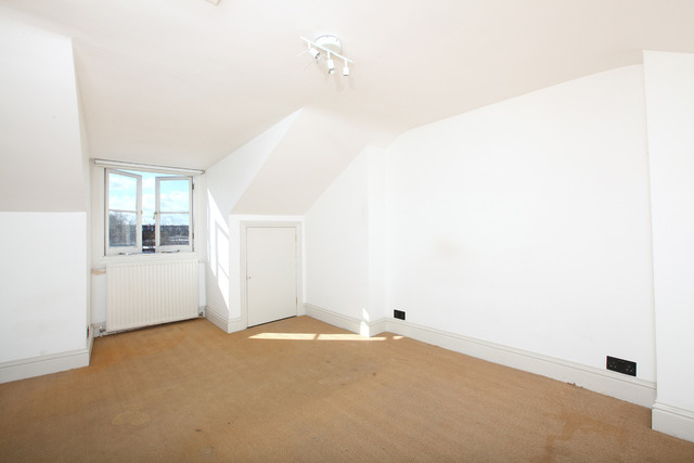  Image of 2 bedroom Apartment for sale in Loughborough Road London SW9 at Loughborough Road  Stockwell, SW9 7SB