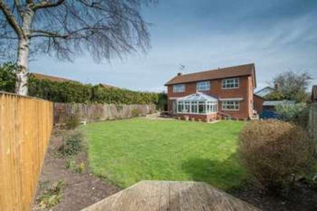  Image of 5 bedroom Detached house for sale in Lowbrook Close Aylesbury HP21 at Lowbrook Close  Aylesbury, HP21 9XW
