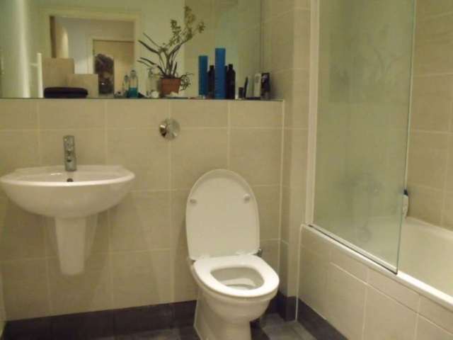  Image of 1 bedroom Apartment to rent in Lower Ormond Street Manchester M1 at Lower Ormond Street  Manchester, M1 5QE