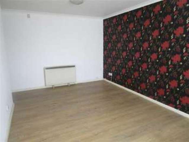  Image of 1 bedroom Property for sale in Lowestoft Drive Slough SL1 at Lowestoft Drive Cippenham Cippenham, SL1 6PD