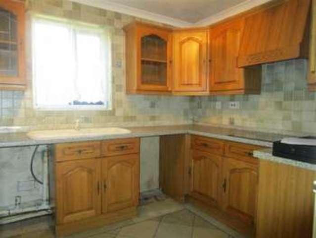  Image of 1 bedroom Property for sale in Lowestoft Drive Slough SL1 at Lowestoft Drive Cippenham Cippenham, SL1 6PD