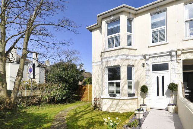 Image of 4 bedroom Semi-Detached house for sale in Lyndhurst Road Broadwater Worthing BN11 at Lyndhurst Road  Worthing, BN11 2DE