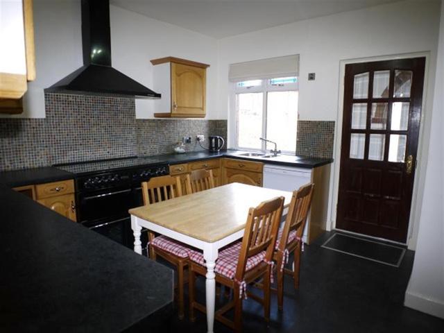  Image of 4 bedroom Detached house for sale in Lynwood Mount Lower Wortley Leeds LS12 at Wortley Leeds New Farnley, LS12 4AX