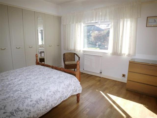  Image of 4 bedroom Detached house for sale in Lynwood Mount Lower Wortley Leeds LS12 at Wortley Leeds New Farnley, LS12 4AX