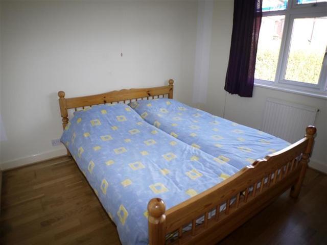  Image of 4 bedroom Detached house for sale in Lynwood Mount Lower Wortley Leeds LS12 at Wortley Leeds New Farnley, LS12 4AX