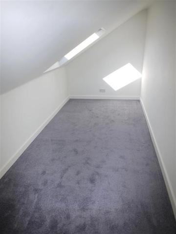  Image of 4 bedroom Detached house for sale in Lynwood Mount Lower Wortley Leeds LS12 at Wortley Leeds New Farnley, LS12 4AX