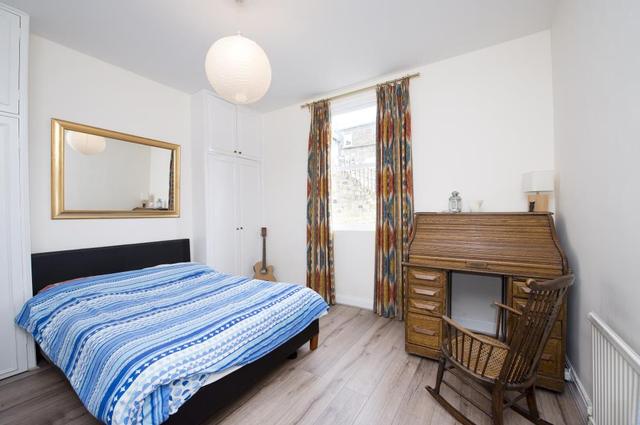  Image of 1 bedroom Flat to rent in Lysias Road London SW12 at Lysias Road  London, SW12 8BW