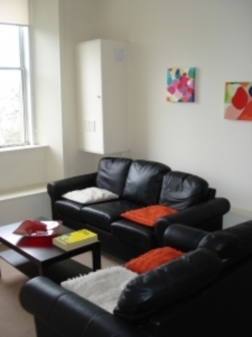  Image of 3 bedroom Flat to rent in Madeira Street Edinburgh EH6 at Leith Edinburgh Edinburgh, EH6 4AL