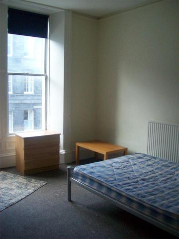  Image of 3 bedroom Flat to rent in Madeira Street Edinburgh EH6 at Leith Edinburgh Edinburgh, EH6 4AL