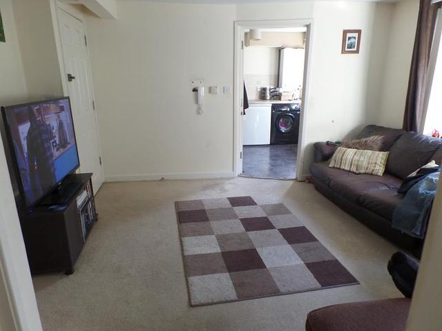  Image of 2 bedroom Flat to rent in Main Road Southbourne Emsworth PO10 at 129 Main Road Southbourne Emsworth, PO10 8EY