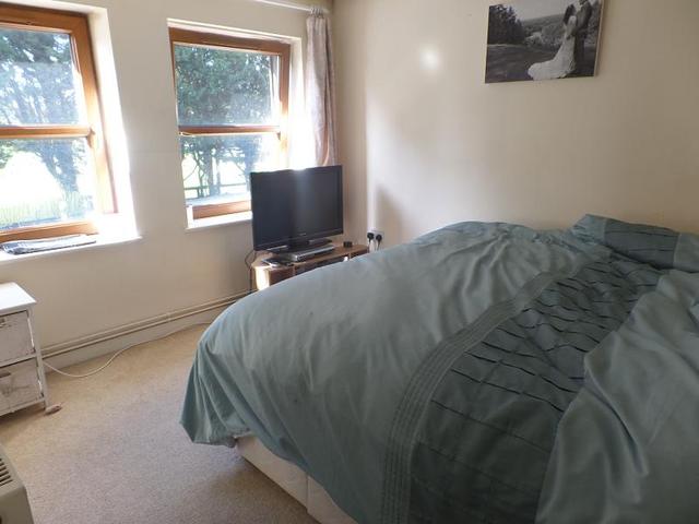  Image of 2 bedroom Flat to rent in Main Road Southbourne Emsworth PO10 at 129 Main Road Southbourne Emsworth, PO10 8EY