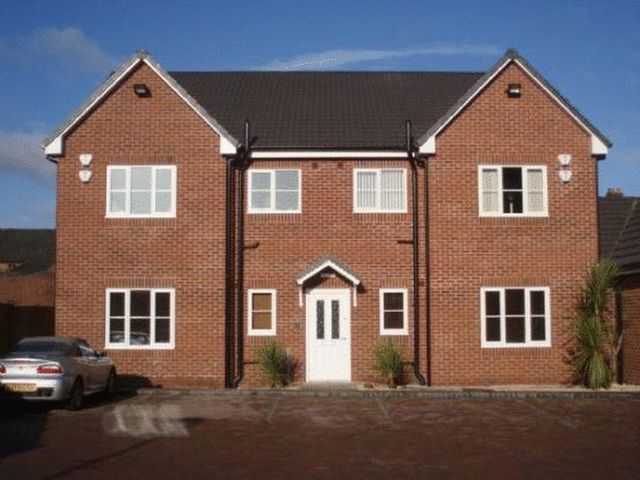  Image of 2 bedroom Flat to rent in Majestic Court Darton Barnsley S75 at Majestic Court Darton BARNSLEY, S75 5FH