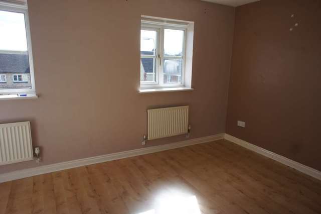  Image of 3 bedroom Terraced house to rent in Mallards Way Bicester OX26 at Mallards Way  Bicester, OX26 6UA