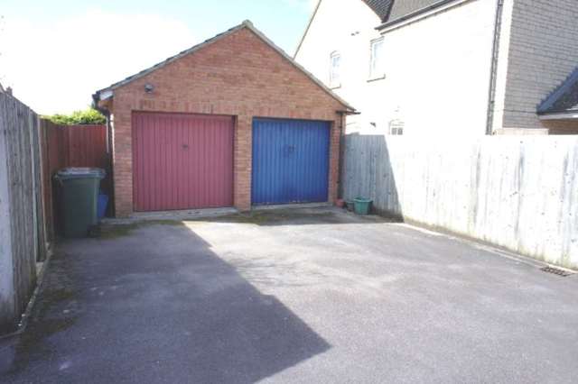  Image of 3 bedroom Terraced house to rent in Mallards Way Bicester OX26 at Mallards Way  Bicester, OX26 6UA