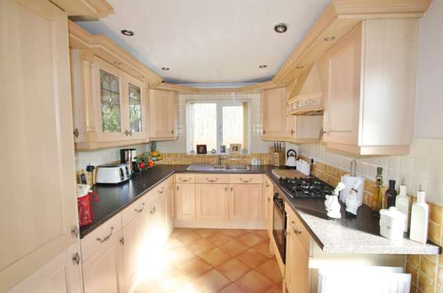  Image of 3 bedroom Detached house for sale in Manor Park Gardens Gomersal Cleckheaton BD19 at Manor Park Gardens Gomersal Cleckheaton, BD19 4BA