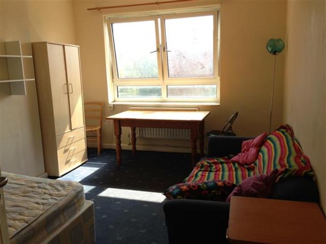  Image of 3 bedroom Apartment to rent in Idonia Street London SE8 at Deptford High Street, SE8 4LS