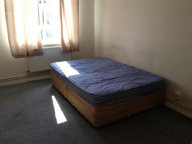  Image of 3 bedroom Apartment to rent in Idonia Street London SE8 at Deptford High Street, SE8 4LS